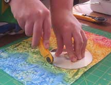 Cutting fabric yo-yo circles